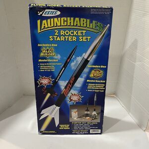 Estes Flying Model Rocket Starter Set With 2 Rockets. New In Box Still Taped